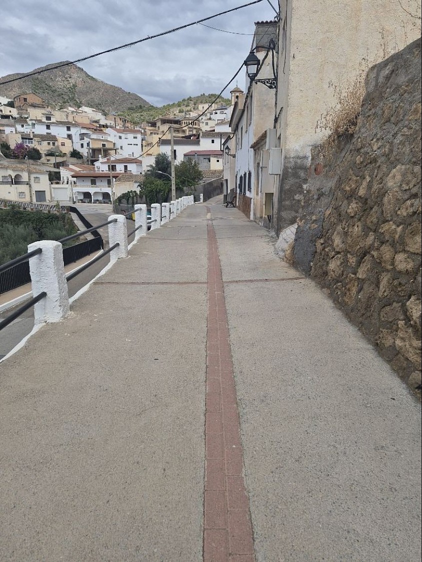CALLE ASOMADILLA